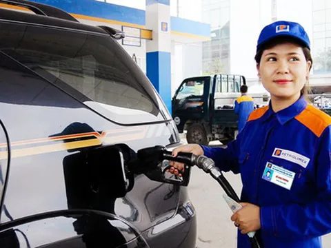 Giá xăng giảm mạnh từ 15h ngày ĐT Việt Nam gặp ĐT Philippines