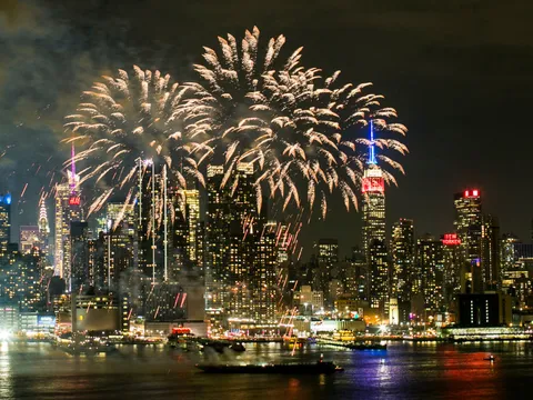 Không khí giao thừa Tết Mậu Tuất nhiều nơi trên thế giới