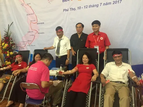 “Giọt hồng đất Tổ” năm 2017