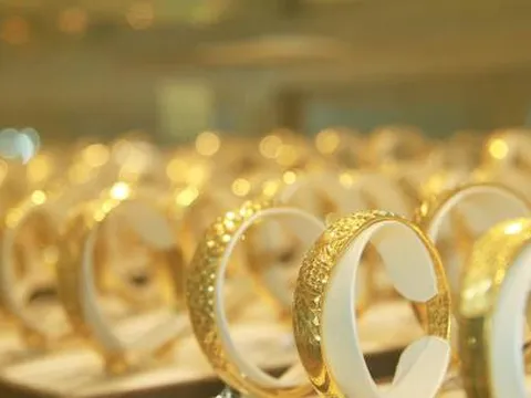 Giá vàng tiếp tục tăng