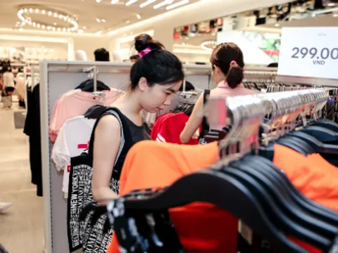 Thương hiệu Việt trước sự đổ bộ của thời trang "mỳ ăn liền"