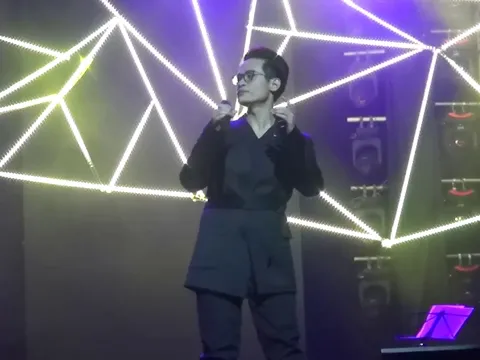 Hà Anh Tuấn: "Tôi là tỉ phú 72 tuổi cũng không trả cát- sê cho Phương Linh"