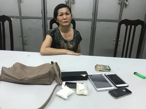 Đi ăn đêm, nữ quái giấu ma túy đá trong người bị bắt giữ