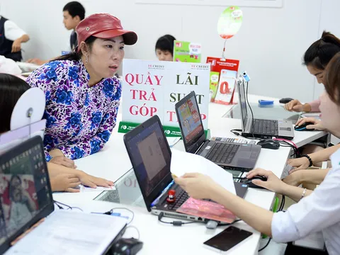 Người Việt đang vay mượn để tiêu xài quá mức chi trả