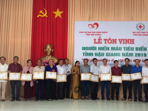 Hậu Giang: Tôn vinh 137 tấm gương tiêu biểu trong phong trào hiến máu
