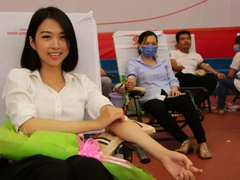 Hơn 900 người trao đi 'giọt máu hồng'