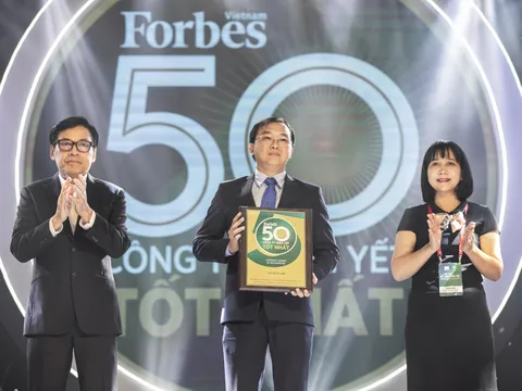 Vinamilk liên tục góp mặt trong Top các doanh nghiệp niêm yết xuất sắc của Việt Nam và châu Á