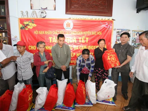 Baonhandao.vn và nhà hảo tâm chung tay chăm lo Tết cho nạn nhân da cam