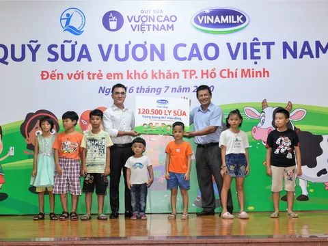 Quỹ sữa vươn cao Việt Nam và Vinamilk tiếp tục hành trình kết nối yêu thương tại TP.HCM