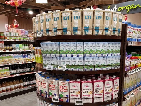 Sữa tươi của Vinamilk trở nên quen thuộc với người dân Singapore