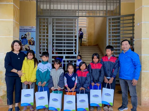 Hành trình 3 năm 'trao cơ hội đi học, cho cơ hội đổi đời' của Vinamilk cùng cặp lá yêu thương