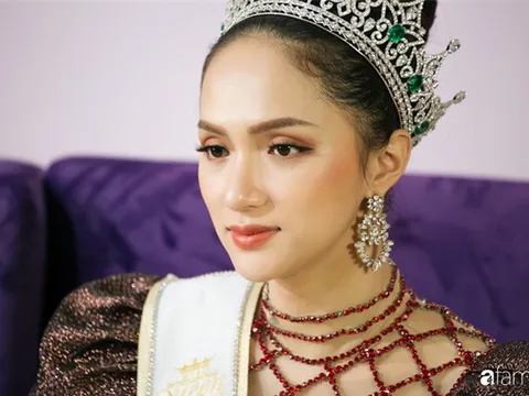 Hoa hậu Hương Giang: Lần đầu tiên sau 7 năm, bố mới dám đưa tôi về quê nội thắp hương