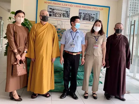 Hà Nội: Chùa Hội Xá tặng 3 tấn gạo hỗ trợ người nghèo trong đại dịch và tặng quà Trung thu cho trẻ được nuôi dưỡng tại chùa Bồ Đề