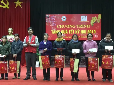 Trao 1.500 suất quà Tết cho người nghèo tỉnh Hưng Yên