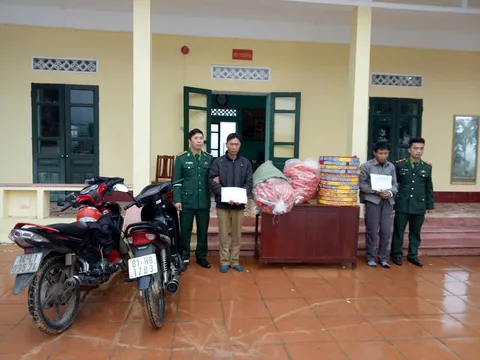 Bắt giữ 2 đối tượng vận chuyển 113kg pháo