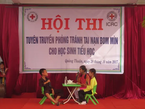 Tuyên truyền phòng tránh tai nạn bom mìn cho học sinh Tiểu học
