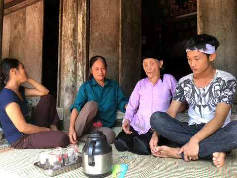 Trong 3 tháng, cả chồng và con trai đều mất do tai nạn giao thông