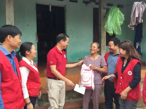 T.Ư Hội CTĐ Việt Nam cứu trợ người dân bị ảnh hưởng bởi mưa lũ huyện Chương Mỹ