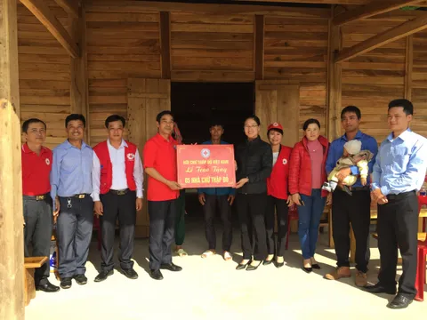 Khánh thành bàn giao điểm trường và nhà chữ thập đỏ cho bà con huyện Mường Nhé