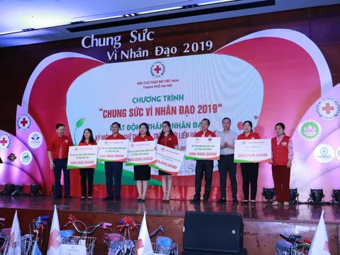 Hội Chữ thập đỏ TP.Hà Nội phấn đấu hỗ trợ 10.000 lượt người khó khăn trong 'Tháng Nhân đạo'