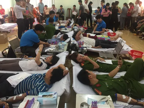 Bình Dương: Thăm và tặng quà đồng bào dân tộc Ba Na nghèo tỉnh Gia Lai