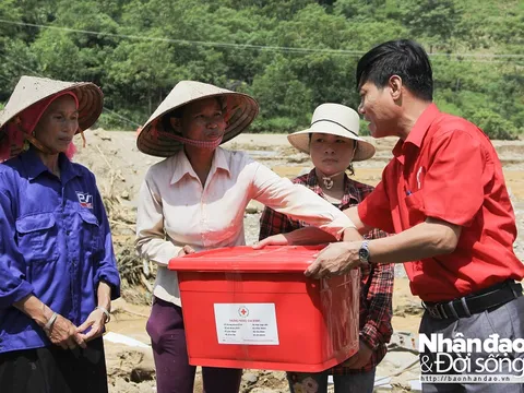 Hỗ trợ người dân xã Sơn Lương sau lũ quét kinh hoàng