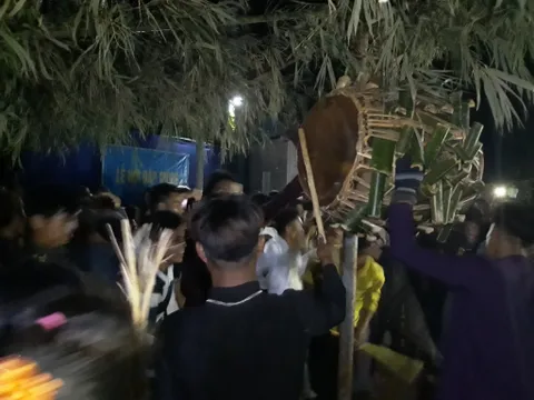 Độc đáo Lễ hội đập trống của người Ma Coong