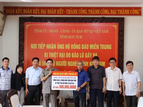 Đắk Lắk hỗ trợ các tỉnh miền Trung hơn 4 tỉ đồng