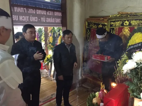 Một chủ tịch xã ở Quảng Bình tử vong do nhiễm trùng máu sau khi chống lũ