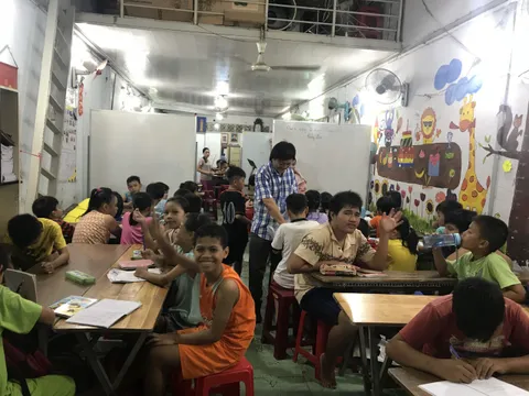 Nơi dạy chữ miễn phí cho hơn 100 trẻ em nghèo