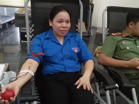 Giọt hồng từ trái tim