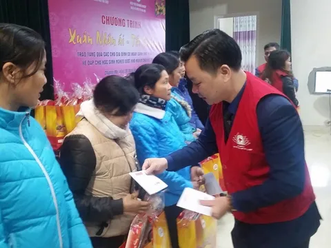 Hội Chữ thập đỏ TP.Hà Nội: Trao hàng trăm suất quà Tết tại huyện Chương Mỹ