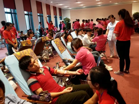 Chủ nhật Đỏ lần thứ IX năm 2017 dự kiến tiếp nhận khoảng 25.000 đơn vị máu