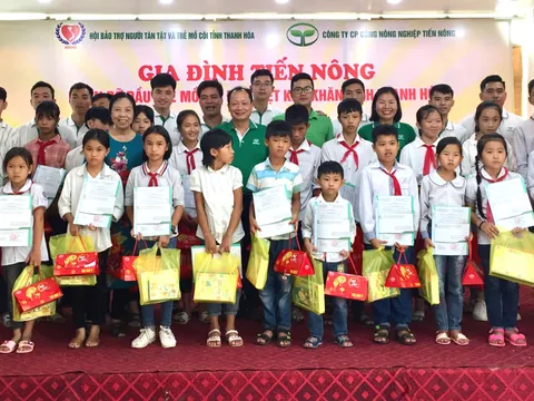 Nhận đỡ đầu 23 trẻ mồ côi