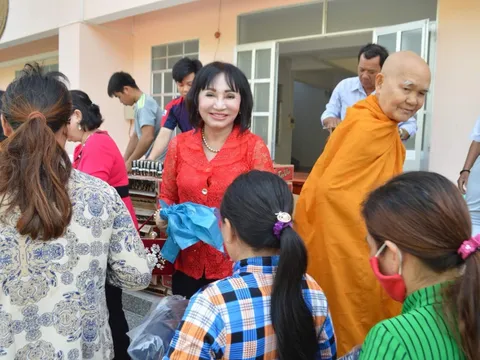 Tấm lòng của một nữ doanh nhân tâm - tài