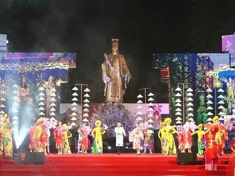 "Lễ hội hoa anh đào" giữa lòng Thủ đô