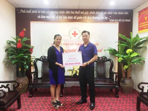 Hội Chữ thập đỏ TP.Hà Nội tiếp nhận kinh phí ủng hộ người dân vùng lũ và người khó khăn
