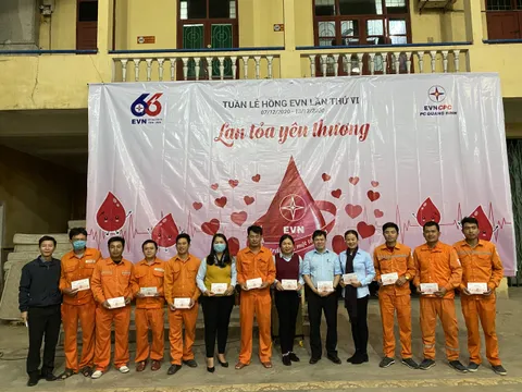 ‘Tuần lễ hồng EVN’ lần thứ VI tiếp nhận hơn 400 đơn vị máu