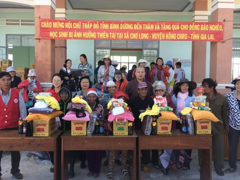 Hội Chữ thập đỏ Bình Dương: Thăm và tặng quà cho đồng bào nghèo tỉnh Gia Lai