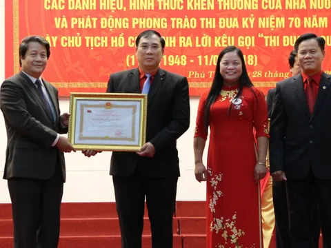 Hội Chữ thập đỏ tỉnh Phú Thọ đón nhận Huân chương Lao động hạng Nhất