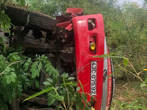 Xe bồn phi xuống vực sâu, tài xế thiệt mạng