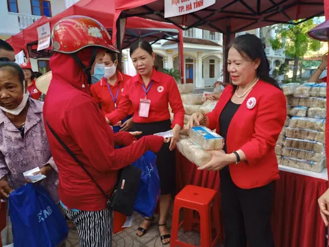 Tháng Nhân đạo tô đẹp thêm truyền thống nhân ái của dân tộc