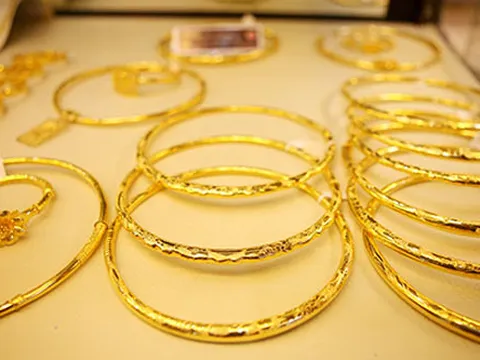 Giá vàng đầu tuần tăng