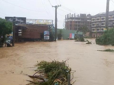 Khách sạn, resort Phú Quốc quá tải trong ngày mưa lớn