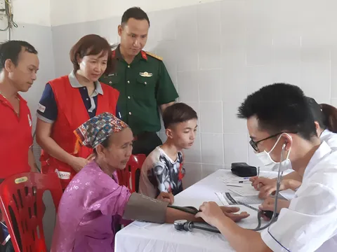Yên Thủy, Hòa Bình: Trên 300 người được khám bệnh nhân đạo