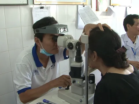 Mang ánh sáng đến với người cao tuổi Gia Lai