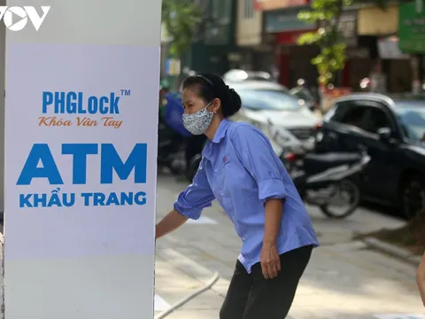 Từ 'ATM gạo' đến 'ATM khẩu trang': Lan tỏa tình người trong đại dịch