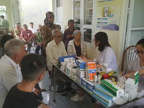 Hội Chữ thập đỏ huyện Khoái Châu khám bệnh miễn phí cho hơn 600 người