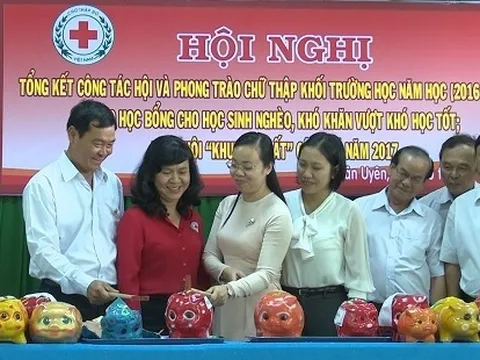 Khui heo đất gây quỹ nhân đạo năm học 2017-2018