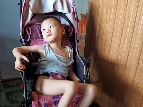 Xót xa một thôn có hàng chục người khuyết tật